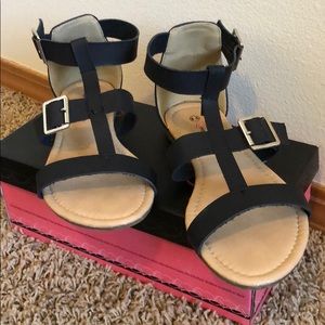 🌷Black strap flat sandals buckle top and ankle